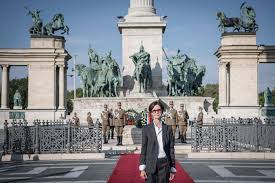 Régóta meghatározó már a divat és a kultúra világában. Magyarorszag Buvoleteben A Francia Nagykovet Asszony Diplomacia Mindenkinek