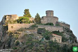 Castello Normanno Sant Alessio Siculo Sicilia Sicily Italia Italy Messina Travel Viaggio Alwaysontheroad Monument Valley Natural Landmarks Monument
