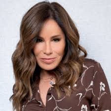 Stephanie Bawden's Instagram, Twitter & Facebook