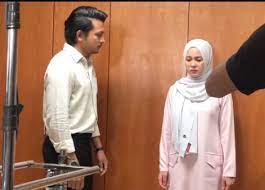 Read bab 11 from the story kerana dia manusia biasa by wannurnajihah (wan nur najihah) with 2,332 reads. Samarinda Kerana Dia Manusia Biasa Adaptasi Novel