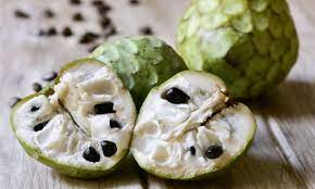 How to eat and open cherimoya mt world try another fantastic fruit. Cherimoyas Die Susseste Frucht Der Welt Frischemarkte Baur