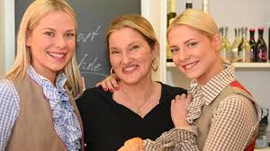 Find the perfect valentina pahde stock photos and editorial news pictures from getty images. Cheyenne Valentina Pahde Muttertags Interview Mit Ihrer Mama Samanda