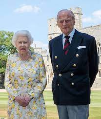 The turbulent early life of the man who married queen elizabeth ii. Jaime Caroca Auf Instagram The Queen And Prince Philip Are Pictured Standing Side By Side In The Quadrangle Prinz Philip Konigin Elisabeth Herzogin Camilla
