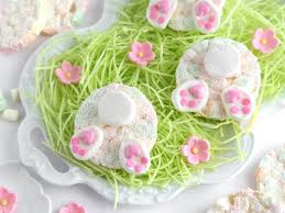 Easter bunny from small paper plates. 60 Best Easter Craft Ideas Easy Easter Diy Projects For Kids And Adults Hgtv