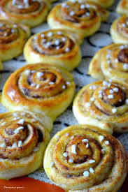 Pourquoi Je Grossis Kanelbullar Brioches Suedoises A La Cannelle Recette Recettes De Cuisine Alimentation