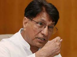 Chaudhary ajit singh passed away on thursday at the age of 82. Where Is Ajit Singh Living After Eviction From Government Bungalow Oneindia News