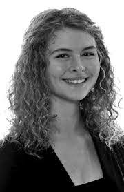 Elizabeth Knisley's Instagram, Twitter & Facebook