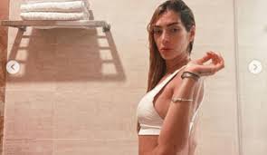 Dani duke y la liendra se están dando unas vacaciones de ensueño, pues la pareja está conociendo dubái y han mostrado que la han pasado de lo lindo. Novia De La Liendra La Atrevida Foto Semidesnudos De Dani Duke Y La Liendra En La Ducha Tendencias Caracol Radio