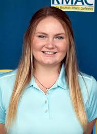 Danielle Henricksen's Instagram, Twitter & Facebook