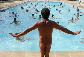 Une girafe chez les nudistes. Reservez Vos Vacances Dans Un Camping Naturiste