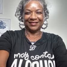 Don't let them lil “situationships” prevent u from new people. You is  SINGLE! 😌