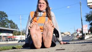 Photos: Mark Baumer, who was walking across America barefoot