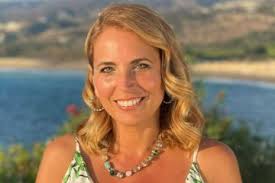 A Place In The Sun's Jasmine Harman comforted by Alison Hammond as she  breaks down in tears