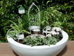 Miniatur Garten Vogelhochzeit Mini Garten Set Weidenbogen Von Jeremie Miniatures Und Zwei Kleine Keramik Tauben N N05 09 20 Jardinagem Mini Jardins Jardim