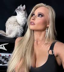 People new orginal song and collaboration between Cole Rolland and Sophie.  Premiers 21st June follow the link to watch the premiere