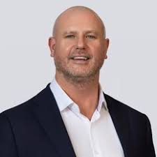 Lee Mcfarlane's Instagram, Twitter & Facebook