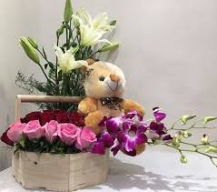 Blooms Only Offer Birthday Flower And Bouquet Delivery In Pune At Reasonable Price Just Place An Send Flowers Online Birthday Flower Delivery Flower Delivery