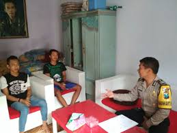 Kegiatan berpolitik, dan meningkatnya cybercrime merupakan salah satu bukti bahwa saat ini. Bhabinkamtibmas Pendem Polres Batu Melaksanakan Kegiatan Silaturahmi Dan Memberikan Binluh Pesan Pesan Moral Website Kepolisian Resort Batu