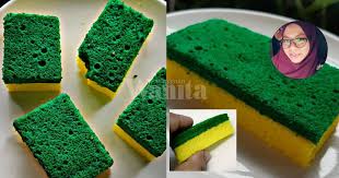 Kekti 1st time buat kek span basuh pinggan ni.hahah.kalau nak tengok menjadi ke tak kek ni jangan skip iklan okayh! Resipi Mudah Kek Span Cuci Pinggan Viral Guna Loyang 9x11 Dapat 6 Biji Mingguan Wanita