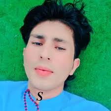 Bare faced kim ji won is so pretty