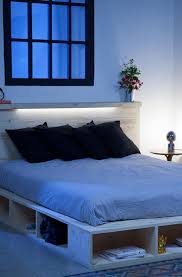 Bauen Sie Selbst Ein Lagerfach Fur Heimwerker Diy C Henkel Einrichtung Diy Furniture Bedroom Diy Storage Bed Diy Bedroom Storage