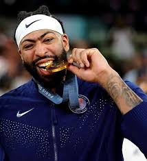Sidery] Anthony Davis ha detto che è probabile che parteciperà alle  Olimpiadi del 2028 per la squadra USA. La stella dei Lakers, che a quel  punto avrà 35 anni, diventerebbe un leader