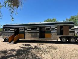 1985 Streamliner Deluxe 15 horse (set up for 12 horses). Excellent  condition always garaged. 24" deep well