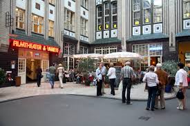 You do not want to be anywhere else! Hackescher Markt 12 Tipps Von Anne Frank Zentrum Bis Kpm