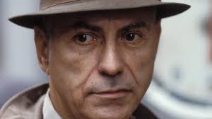 His family were jewish emigrants from russia and germany. Alan Arkin Wallpapers For Everyone