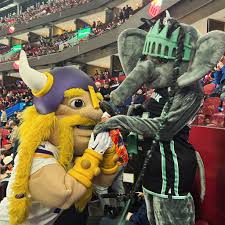 Suzanne (@ohSuzanneah)