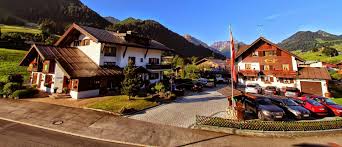 Hotel garni kasimir ligt in het centrum van riezlern aan de walserstraße. Riezlern Antike Bilder Aus Dem Kleinwalsertal Gatterhof Blog Riezlern Kleinwalsertal Hotel Pension