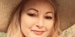 Jennifer George's Instagram, Twitter & Facebook