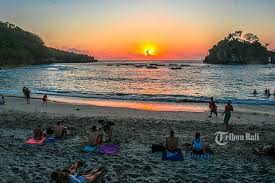 14 lukisan pemandangan dasar laut. 10 Tempat Wisata Pantai Tersembunyi Di Bali Indah Dan Sepi Halaman All Kompas Com