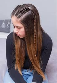 This is a very simple, timeless hairstyle that looks good on all girls. 38 Cute And Easy Hairstyle For Primary School And Middle School Girls The First Hand Fashion News For Females Hairstyles For School Hair Styles Quick Hairstyles For School