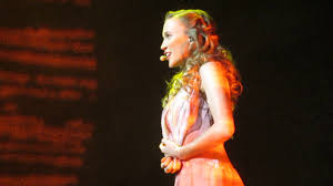 Et si je m'en sors. Esmeralda Et Fleur De Lys Beau Comme Le Soleil Notre Dame De Paris 05 01 2017 Youtube