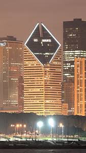 Feminist icon or random building? File Chicago Night Pano Smurfit Stone Building Lit Up Jpg Wikimedia Commons