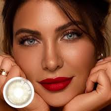 Iris Gray's Instagram, Twitter & Facebook