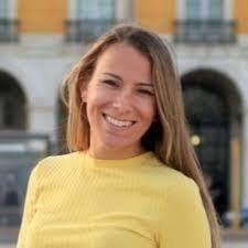 Adele Nettleton's Instagram, Twitter & Facebook