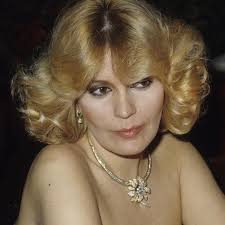 REGALOS ENVENENADOS: Bárbara Rey y la historia del collar de la venganza  que el rey Juan Carlos le regaló