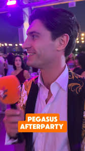 These ladies enjoying their trip to Killarney races #RacedayTV #HorseRacing  #Fashion