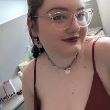 What are some recommendations for a home-based nail tech?