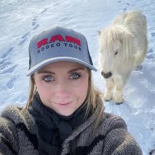 Sometimes I feel like I'm being followed... but then I remind myself that  it must just be my imagination because unicorns aren't real... 💁🏼‍♀️🦄  ❄️❄️❄️❄️❄️❄️❄️❄️❄️❄️❄️ #AmbersHorseScreech #UnicornUndercover  #MiniatureHorse ...