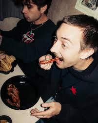 incredulousity. & bus bacon 🥓 only 2 shows left in the US