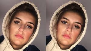 Awalnya Penasaran Lihat Hasil Foto Selfie, Begitu Diperhatikan Seksama  Gadis Ini Malah Syok Berat, Ternyata Dia Tak Sendirian di Foto Ini