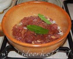 I crostini di fegatini sono un antipasto che in genere viene offerto in toscana, ed è per questo che più semplicemente spesso vengono definiti crostini toscani. Ricetta Tagliatelle Ai Fegatini Di Pollo All Emiliana Ideericette