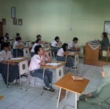 Pada postingan kali ini adalah soal listening section un smk 2018 tryout. Duh Kaset Listening Bahasa Inggris Un Siswa Smk Di Toraja Tertukar