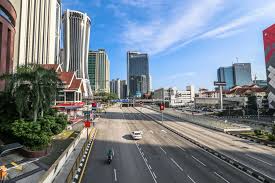 Dengan purata 18 orang terbunuh dalam kemalangan jalan raya setiap hari di malaysia, kemalangan jalan raya merupakan cabaran kesihatan awam yang serius bagi negara. Pkp 2020 Kes Kemalangan Jalan Raya Menurun Berita Projekmm
