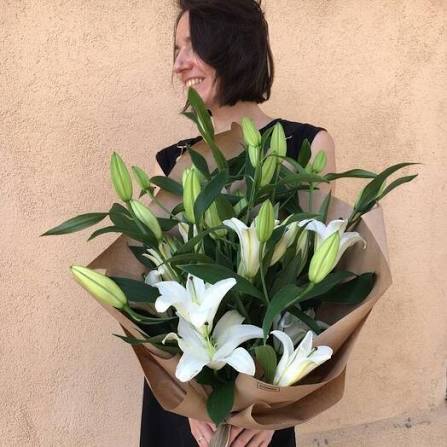 Buy White lilies Sloboda, Minsk Region, Belarus - Send Same-Day & Next-Day  Delivered | Flowwow