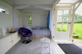 logeren in een knusse keet bed breakfasts te huur in oldetrijne friesland nederland bed en breakfast bed overnachten
