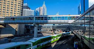 Toronto Restarts Weekend Go Trains To Niagara Just In Time For The Long Weekend Go Transit Train Route Train